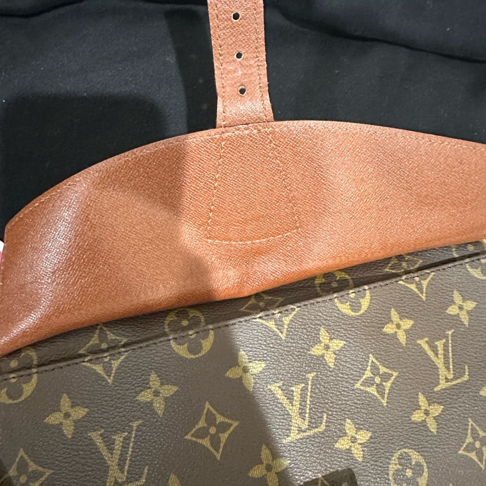 Authentic Louis Vuitton - Picture 7 of 8